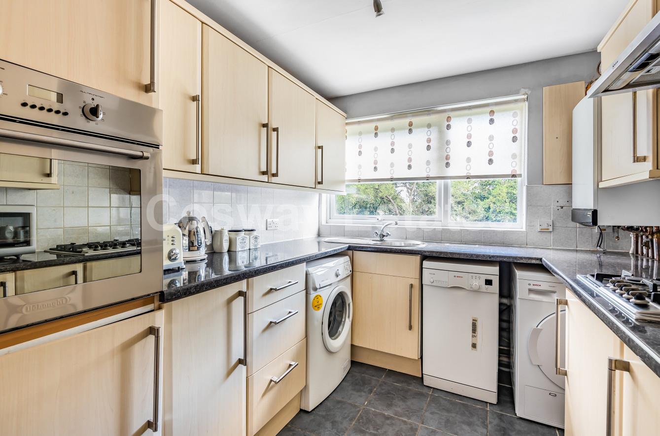 Holland Court, Mill Hill